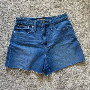 Madewell Curvy High-Rise Denim Shorts light wash